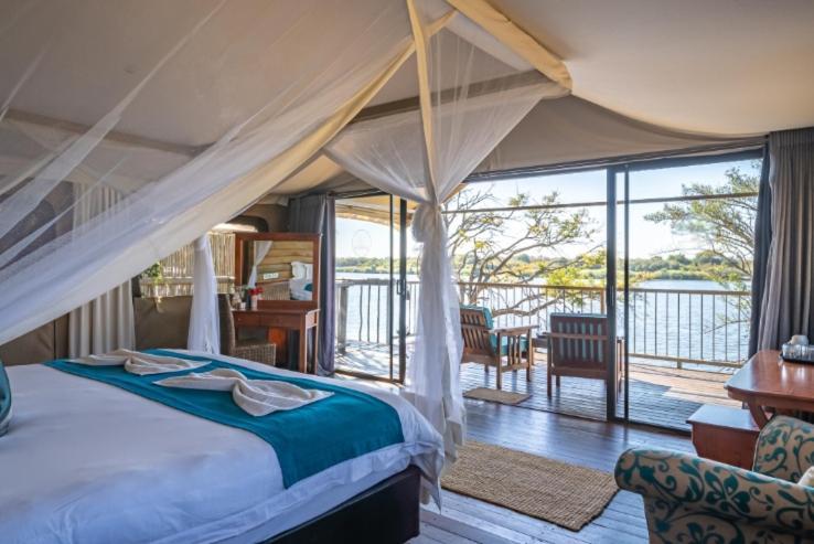 Jackalberry Chobe Hotel Kasane Buitenkant foto