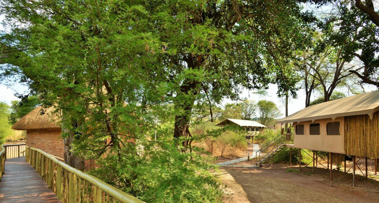 Jackalberry Chobe Hotel Kasane Buitenkant foto